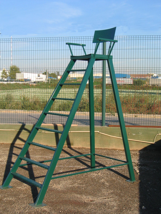 Silla de árbitro Green de hierro pintado